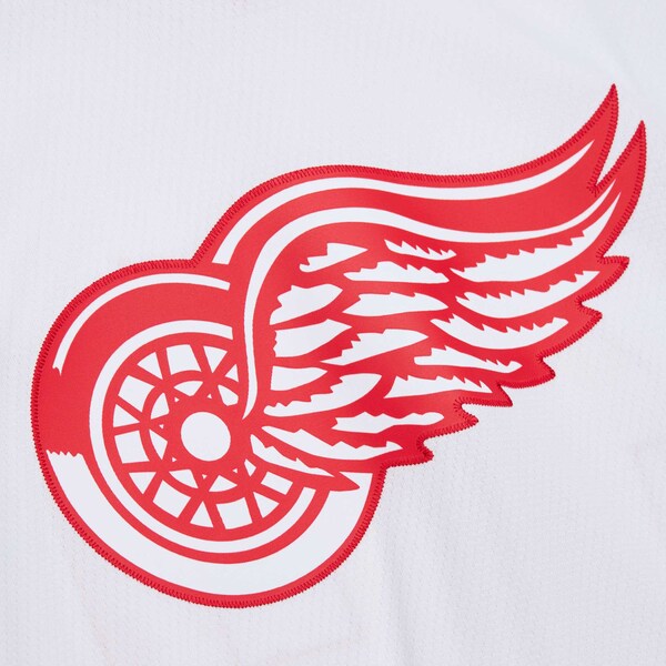 Steve Yzerman Detroit Red Wings  1983/84 Blue Line Player Jersey - White