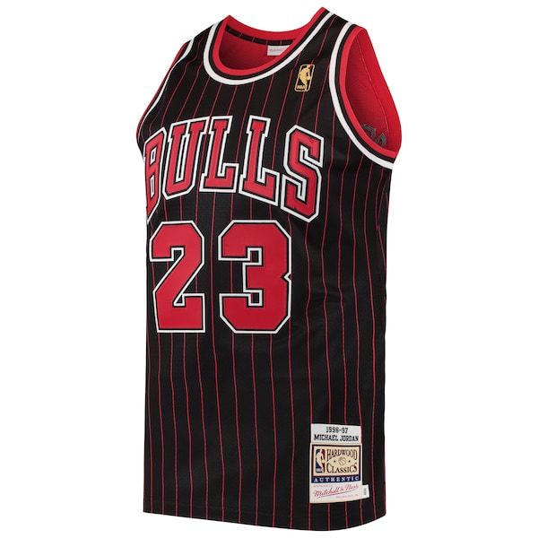Michael Jordan Chicago Bulls 1996/97 Hardwood Classics Authentic Jersey - Black